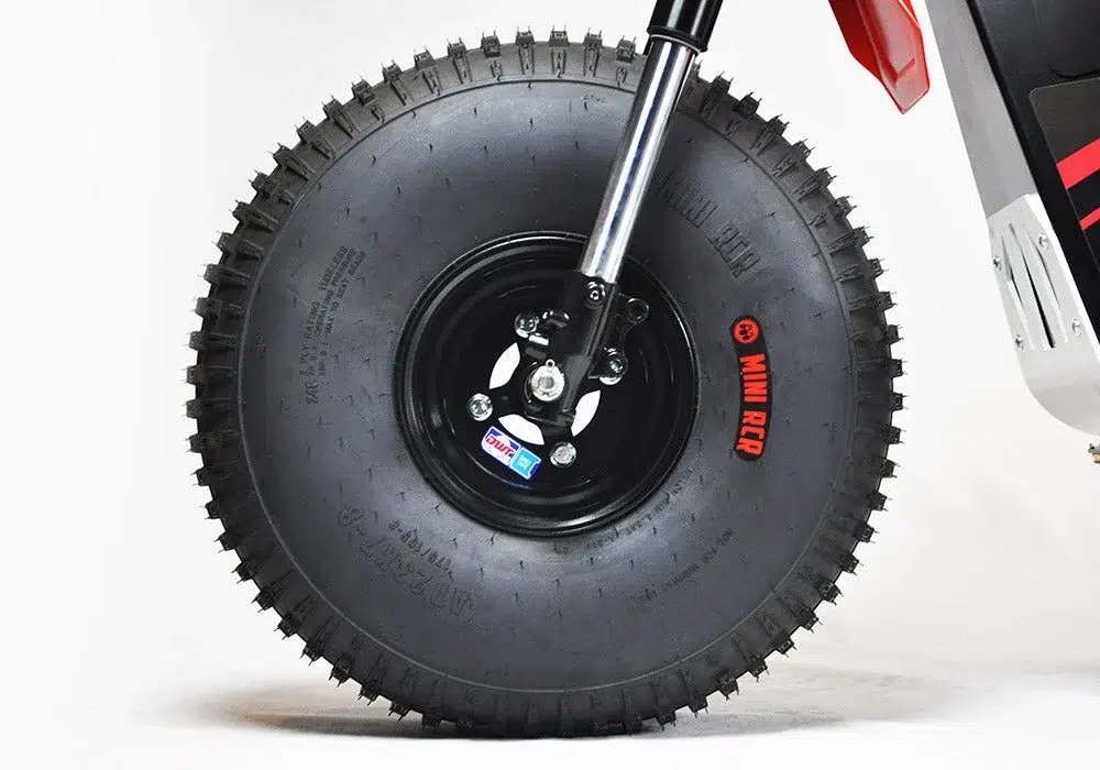 ces trikes électriques “inoffensifs” rappellent les engins bannis des années 80 mini rcr veut remettre à la mode les trois roues casse cou 12