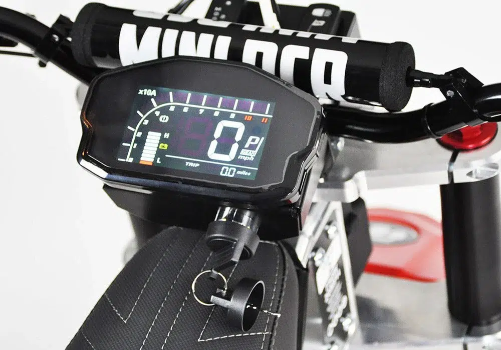 ces trikes électriques “inoffensifs” rappellent les engins bannis des années 80 mini rcr veut remettre à la mode les trois roues casse cou 6