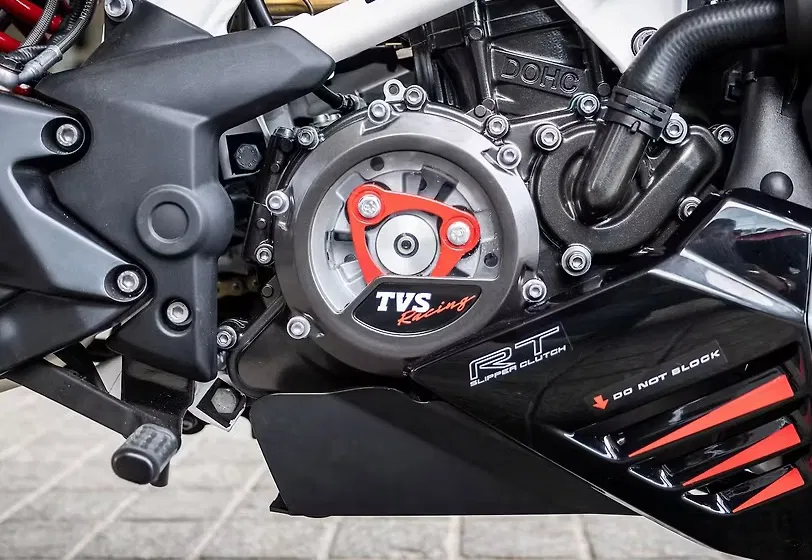 c’est peut être le meilleur plan de 2026 5 nakeds que personne n’attend (de l’apache rtr 310 à la livewire s2 alpinista) 5