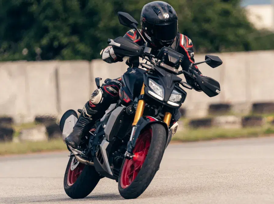 c’est peut être le meilleur plan de 2026 5 nakeds que personne n’attend (de l’apache rtr 310 à la livewire s2 alpinista) 6