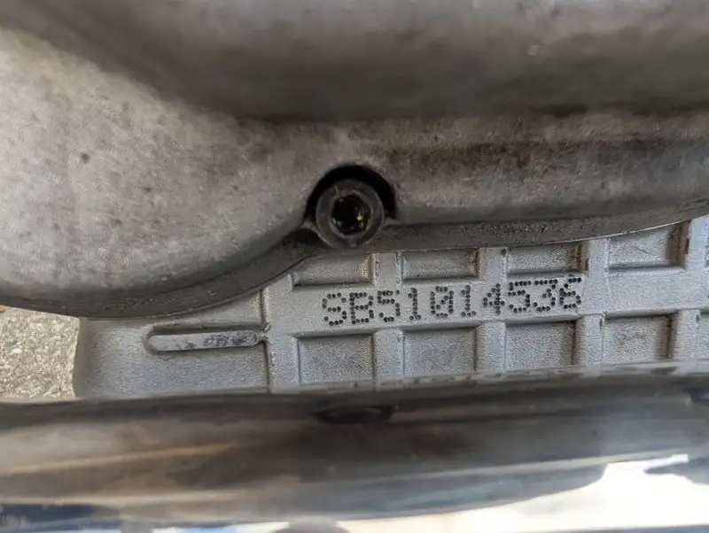 cette ducati 916 transformée en dragster, mélange des pièces d’aprilia 125 et pourrait partir aux enchères pour le prix d’une moto d’occasion 18