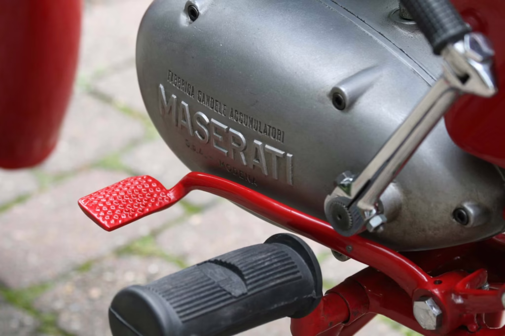 cette marque connue pour ses voitures de luxe a commencé par des motos pas chères pour survivre à la seconde guerre mondiale 6