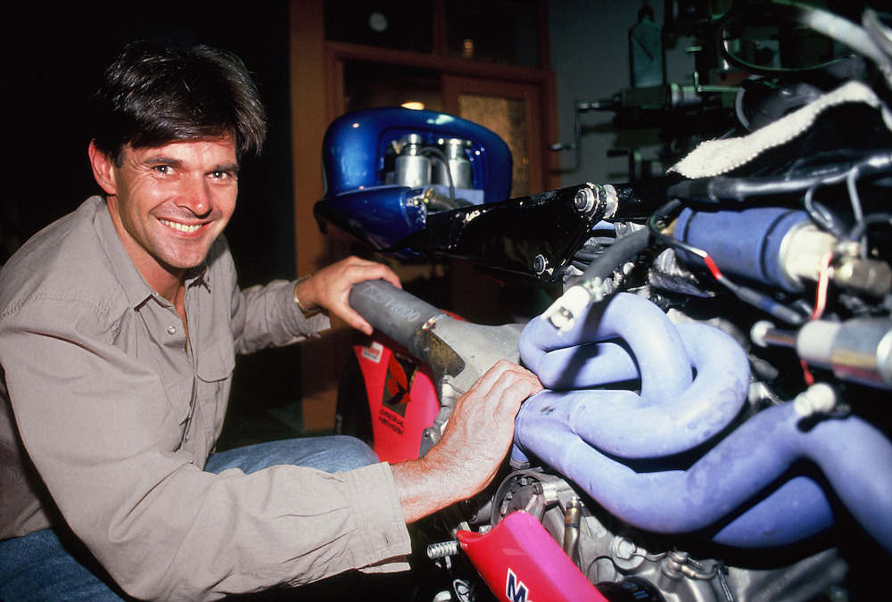 cette moto bleue venue du bout du monde pouvait ridiculiser les géants japonais, mais cet événement a coupé net la révolution 5