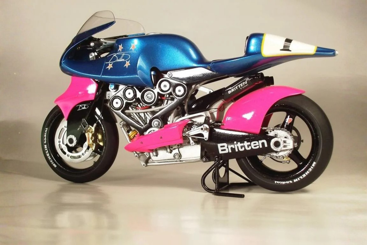 cette moto bleue venue du bout du monde pouvait ridiculiser les géants japonais, mais cet événement a coupé net la révolution