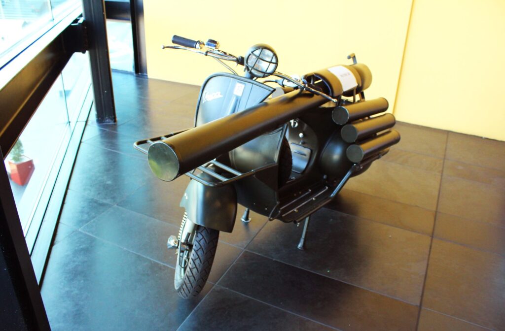 cette vespa avec un bazooka a littéralement sauvé piaggio de la faillite et elle a changé la vie des soldats français 7