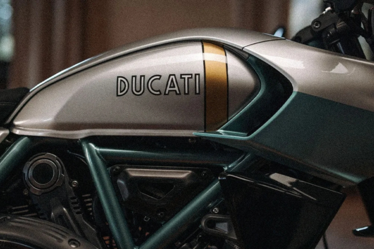 ducati fête ses 100 ans avec une bombe néo rétro cette « formula 73 » numérotée à 873 exemplaires va rendre dingues les fans de la 750 imola