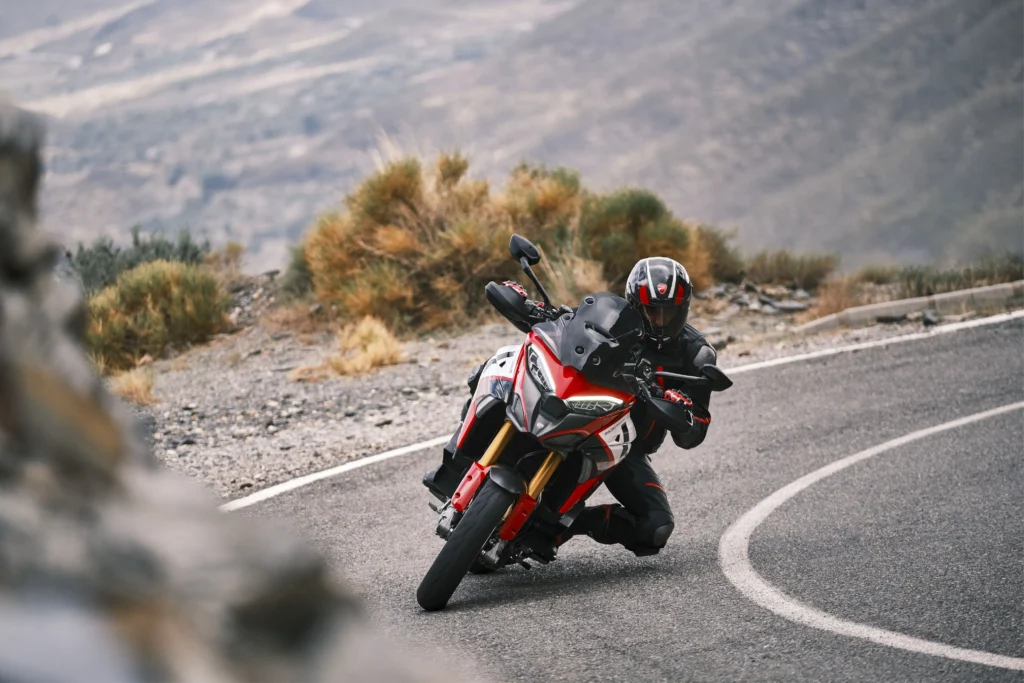 « j’espère ne jamais voir ça » le boss de ducati usa enterre l’idée de moto autonome et rappelle que sans pilotage humain, il n’y a tout simplement plus de moto 4