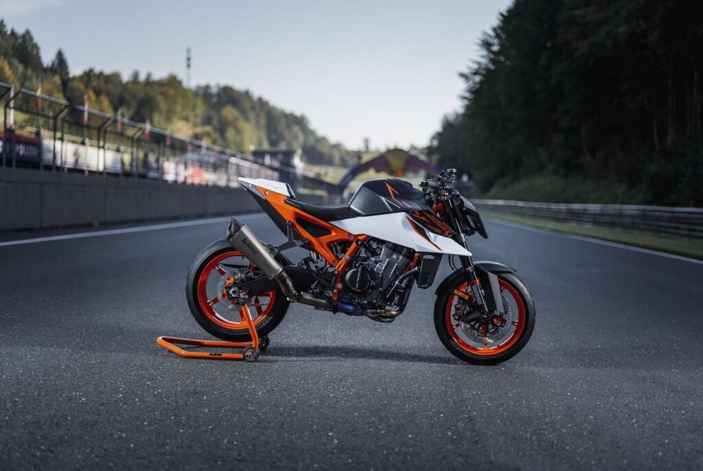 ktm va changer de visage la marque rompt avec le designer qui dessinait ses motos depuis 35 ans, une nouvelle équipe prépare déjà un style totalement inédit 1