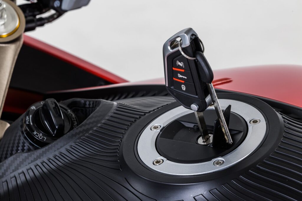 la chine a berné l’europe elle vend la même moto sous quatre noms différents et des milliers de motards paient jusqu’à 2 200 € de plus juste pour un logo sur le réservoir 13