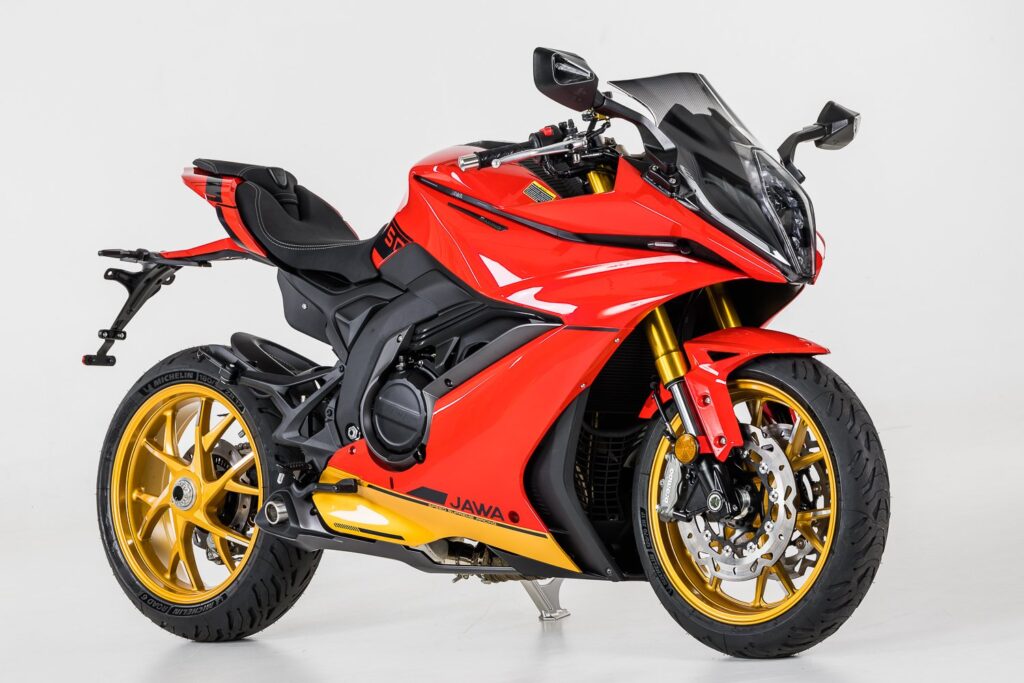 la chine a berné l’europe elle vend la même moto sous quatre noms différents et des milliers de motards paient jusqu’à 2 200 € de plus juste pour un logo sur le réservoir 4