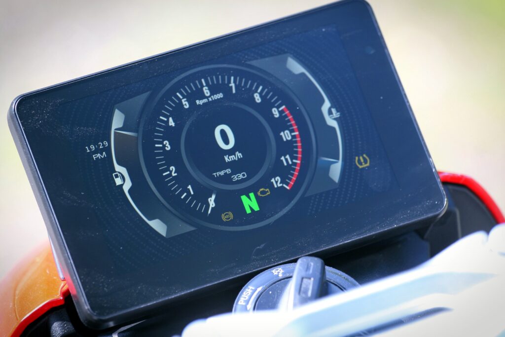 la chine a berné l’europe elle vend la même moto sous quatre noms différents et des milliers de motards paient jusqu’à 2 200 € de plus juste pour un logo sur le réservoir 5