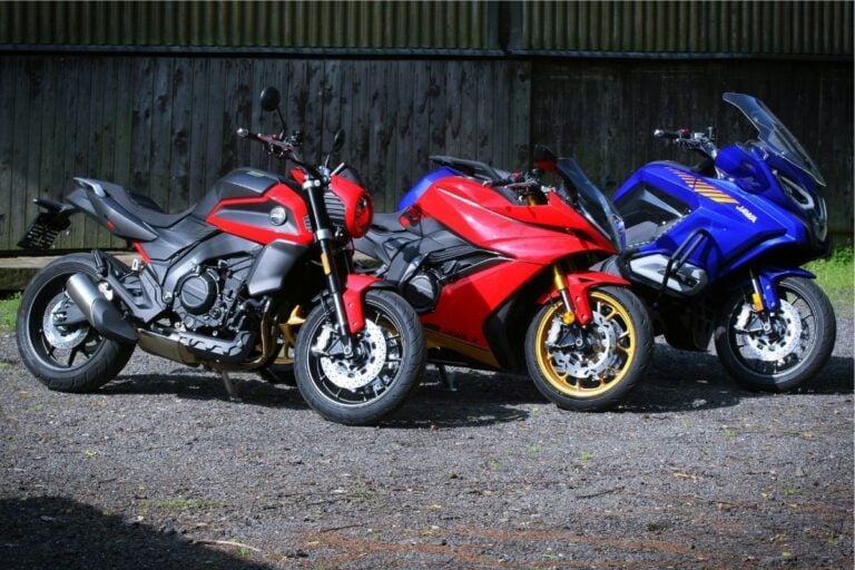 la chine a berné l’europe elle vend la même moto sous quatre noms différents et des milliers de motards paient jusqu’à 2 200 € de plus juste pour un logo sur le réservoir