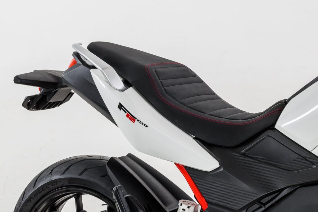 la chine a berné l’europe elle vend la même moto sous quatre noms différents et des milliers de motards paient jusqu’à 2 200 € de plus juste pour un logo sur le réservoir 9