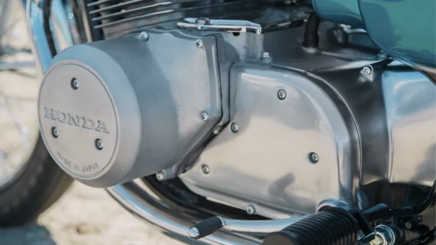 la moto de route la plus chère de l’histoire n’est pas une motogp cette honda cb750 four unique, jamais destinée au public, vient de partir à près de 300 000 € 11