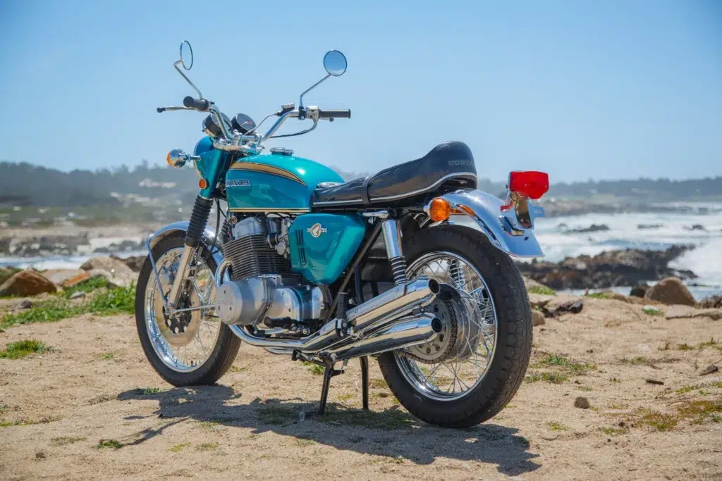 la moto de route la plus chère de l’histoire n’est pas une motogp cette honda cb750 four unique, jamais destinée au public, vient de partir à près de 300 000 € 13