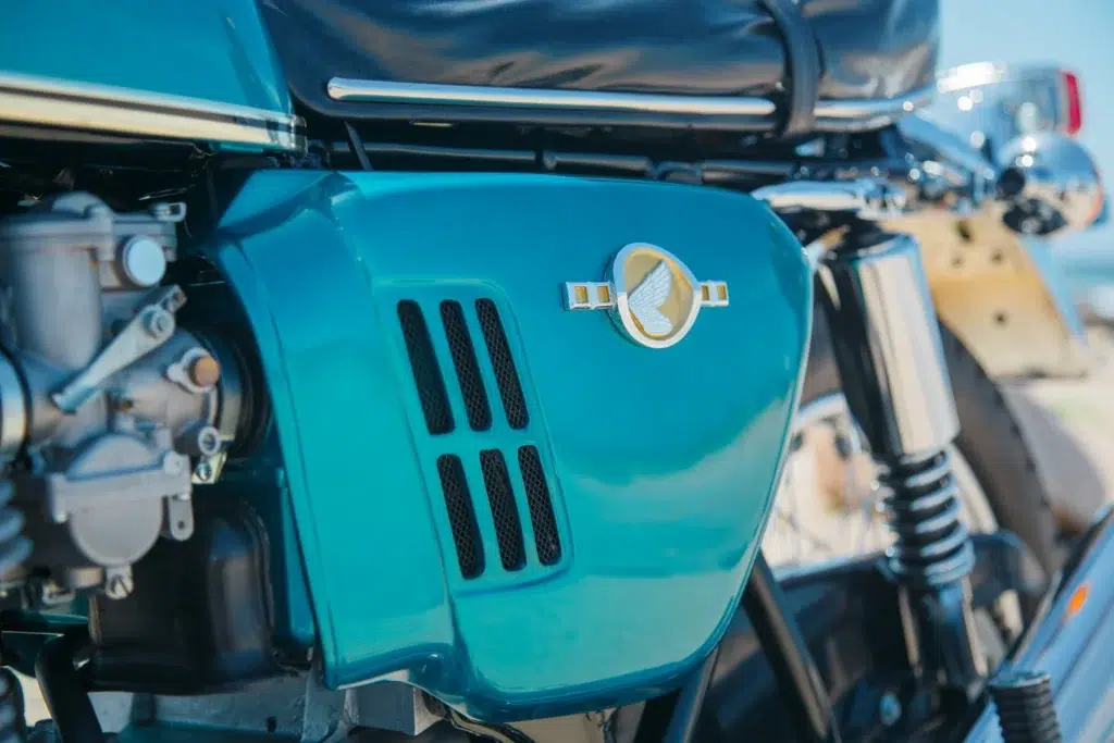 la moto de route la plus chère de l’histoire n’est pas une motogp cette honda cb750 four unique, jamais destinée au public, vient de partir à près de 300 000 € 14