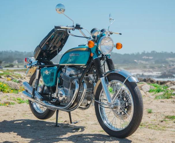 la moto de route la plus chère de l’histoire n’est pas une motogp cette honda cb750 four unique, jamais destinée au public, vient de partir à près de 300 000 € 3