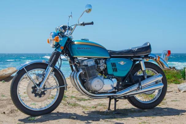 la moto de route la plus chère de l’histoire n’est pas une motogp cette honda cb750 four unique, jamais destinée au public, vient de partir à près de 300 000 € 7