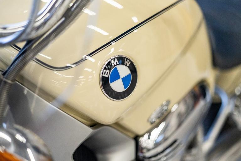 la moto « la moins désirée » de bmw revient par la grande porte 26 ans plus tard, ce r850 c quasi neuve pourrait valoir bien plus que prévu 12