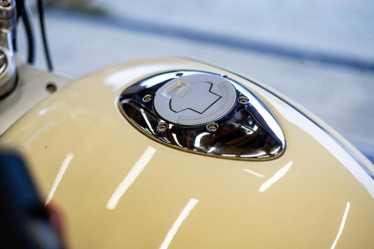 la moto « la moins désirée » de bmw revient par la grande porte 26 ans plus tard, ce r850 c quasi neuve pourrait valoir bien plus que prévu 18