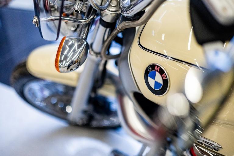 la moto « la moins désirée » de bmw revient par la grande porte 26 ans plus tard, ce r850 c quasi neuve pourrait valoir bien plus que prévu 23