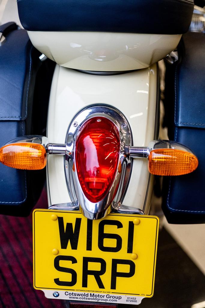 la moto « la moins désirée » de bmw revient par la grande porte 26 ans plus tard, ce r850 c quasi neuve pourrait valoir bien plus que prévu 8