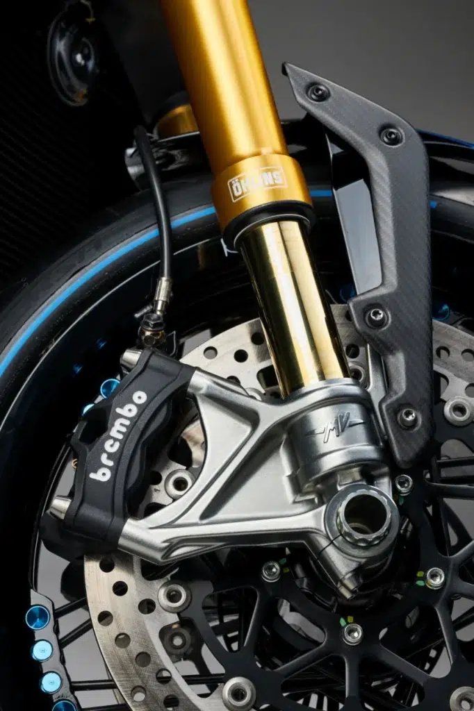 mv agusta sort la grosse artillerie la rush titanio mêle moteur de 1 000 cm³, pièces en titane partout et fibres de carbone pour une série ultra limitée à 300 motos 29