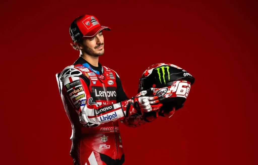 quatre pilotes motogp pris au piège des nouvelles règles fim comment un simple casque non homologué peut gâcher le début de saison de bagnaia, bastianini, moreira et aldeguer 2