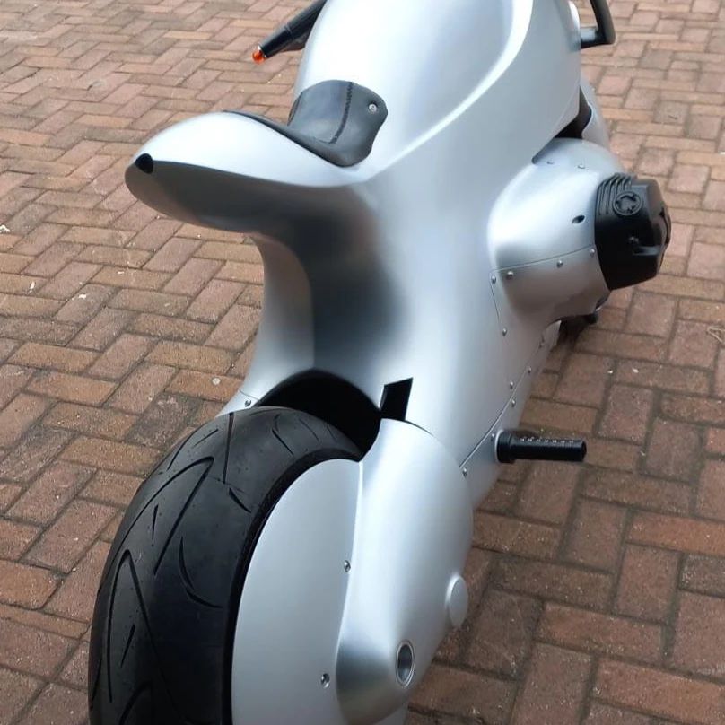 une moto ou un avion cette « storm » à 25 000 € et basée sur une bmw semble prête à prendre son envol 10