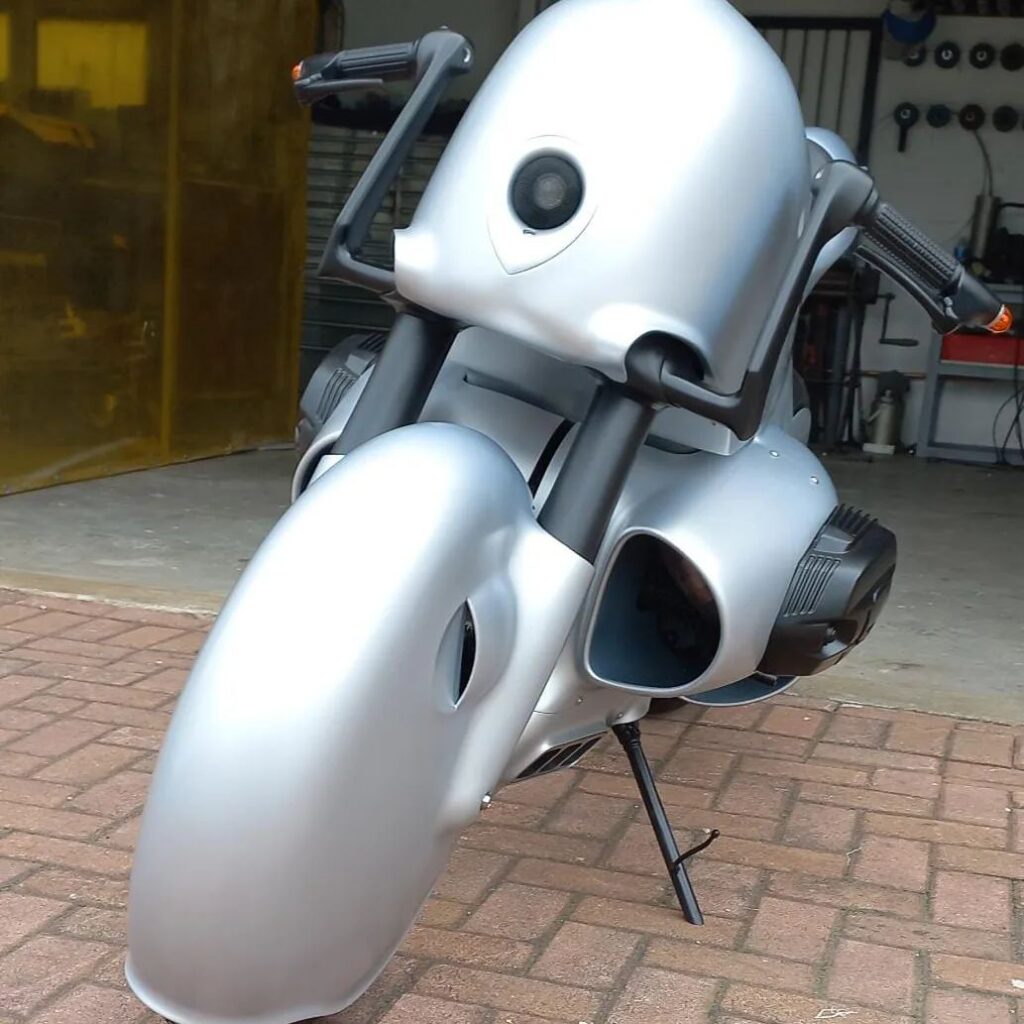 une moto ou un avion cette « storm » à 25 000 € et basée sur une bmw semble prête à prendre son envol 13