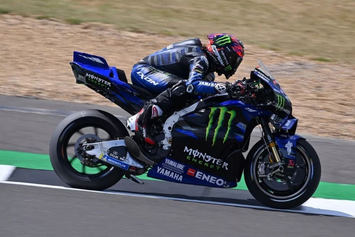 yamaha affole le paddock sa nouvelle motogp v4 jugée trop dangereuse pour rouler, et ce sont les pilotes qui encaissent le risque