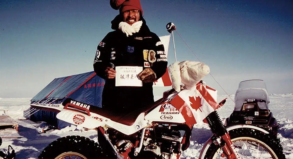 47 ans avant les influenceurs, ce japonais montait l’everest à moto la vie hallucinante de shinji kazama, roi des pôles, des déserts et des volcans 4