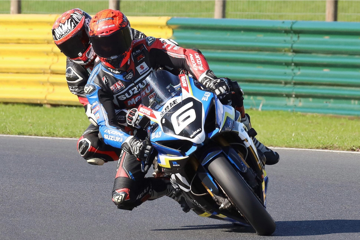 À partir de 150 €, dan linfoot vous embarque en passager sur sa suzuki gsx r1000 préparée course pour ressentir une vraie qualif superbike sur circuit britannique