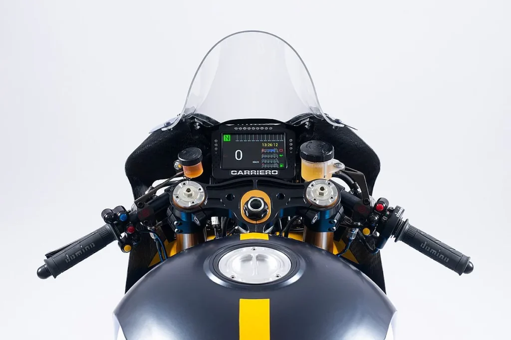 cette vieille honda cb750 de 1991 renaît en supersport moderne ohlins, carbone et moteur poussé à 866 cm³, tu ne reconnaîtras plus ce « pépère » des années 90 6