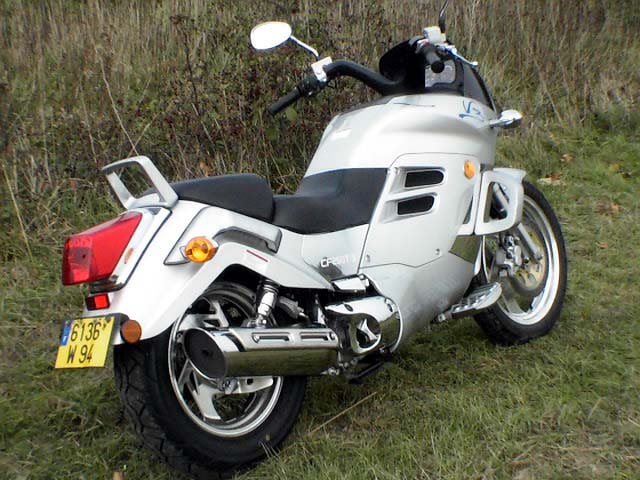 cfmoto v3 la moto scooter chinoise la plus étrange des années 2000 revient sur le devant de la scène 1