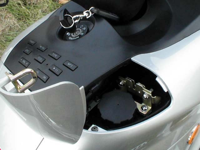 cfmoto v3 la moto scooter chinoise la plus étrange des années 2000 revient sur le devant de la scène 10