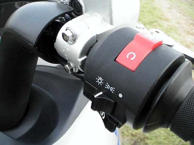 cfmoto v3 la moto scooter chinoise la plus étrange des années 2000 revient sur le devant de la scène 12