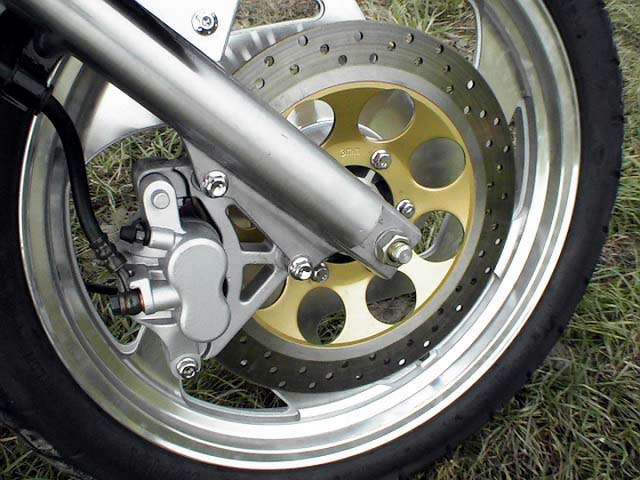 cfmoto v3 la moto scooter chinoise la plus étrange des années 2000 revient sur le devant de la scène 2