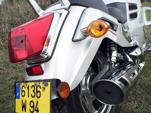 cfmoto v3 la moto scooter chinoise la plus étrange des années 2000 revient sur le devant de la scène 6