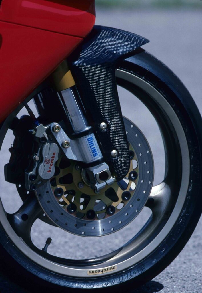 ducati supermono la moto de course à “fausse bielle” produite à seulement 67 exemplaires qui rend fous les collectionneurs 30 ans plus tard 5