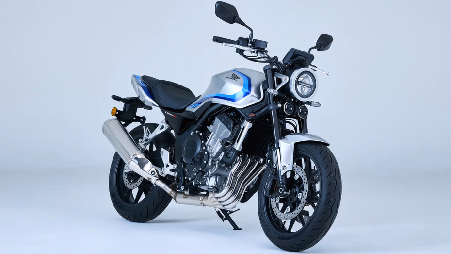 honda ressuscite la cb400 super four et la cbr400r avec un quatre cylindres e clutch au salon d'osaka et les deux seront à tokyo les 27 29 mars 2