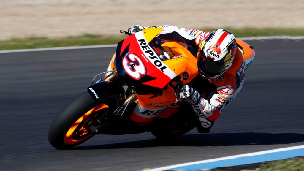 honda tenait le moteur le plus incroyable de l’histoire, un v5 dérivé de la rc211v et a préféré l’enterrer au lieu de l’installer dans une fireblade de route 3