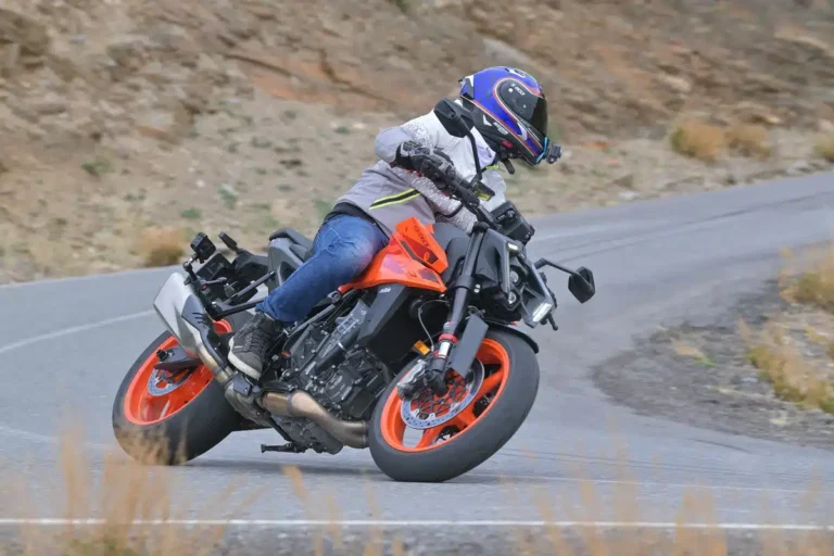 ktm offre désormais 4 ans de garantie sur toutes ses motos 2025 pour écouler ses stocks un cadeau rassurant ou le signe que la crise est loin d’être terminée