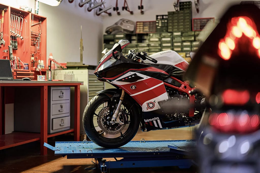 la nouvelle bimota kb399 n’est pas qu’une kawasaki zx 4rr repeinte pourquoi cette sportive italienne de 79 ch veut vendre bien plus qu’un simple badge premium 12