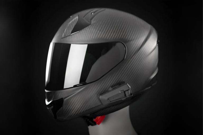 le cardo packtalk pro duo débarque pour les motards qui ne roulent jamais seuls deux intercoms haut de gamme, sécurité renforcée et un tarif plus malin que deux unités séparées