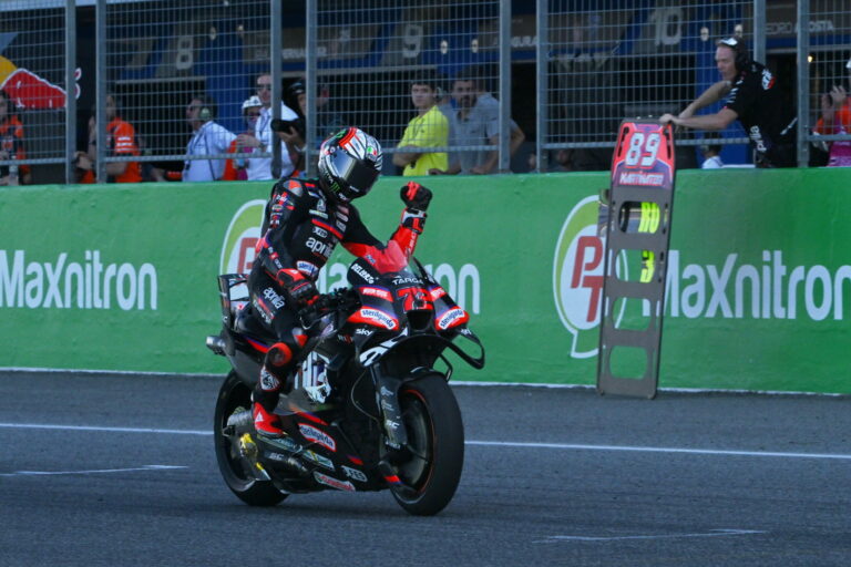 marco bezzecchi parti en pole position a remporte le gp de thailande photo sipa 1772360831