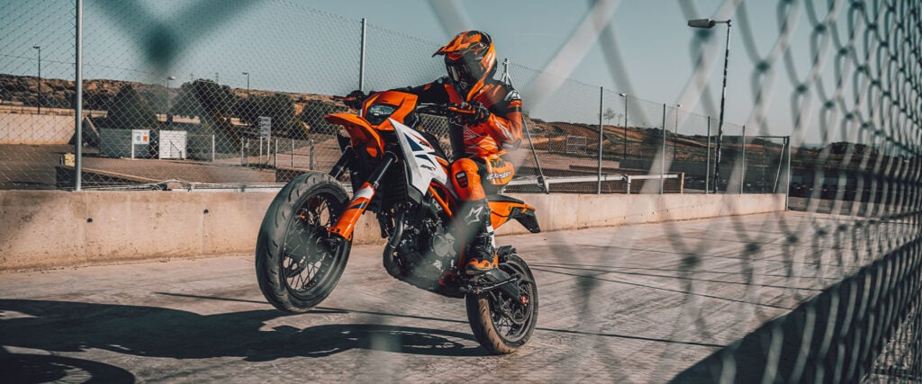 pho bike det supermoto ktm 2025 390 smc r action image #sall #aepi #v1