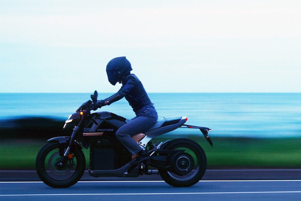 première fois dans l'histoire honda la wn7 électrique décroche le if design gold award avec son châssis sans cadre 1