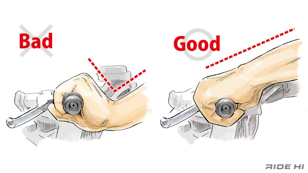 trop de motards pensent encore en 2026 que les douleurs dans les mains viennent de la moto le vrai problème est souvent l’angle du poignet 1