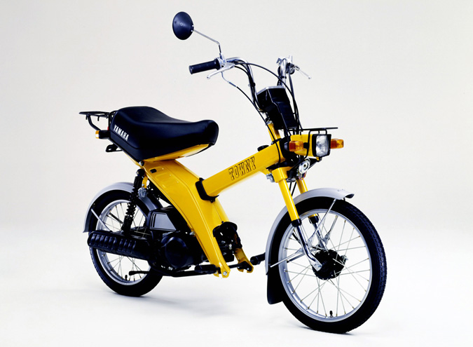 yamaha a tenté de vendre une moto “réservée aux femmes”, puis un scooter “pensé pour les hommes” deux idées très datées qui racontent une époque complètement folle 10